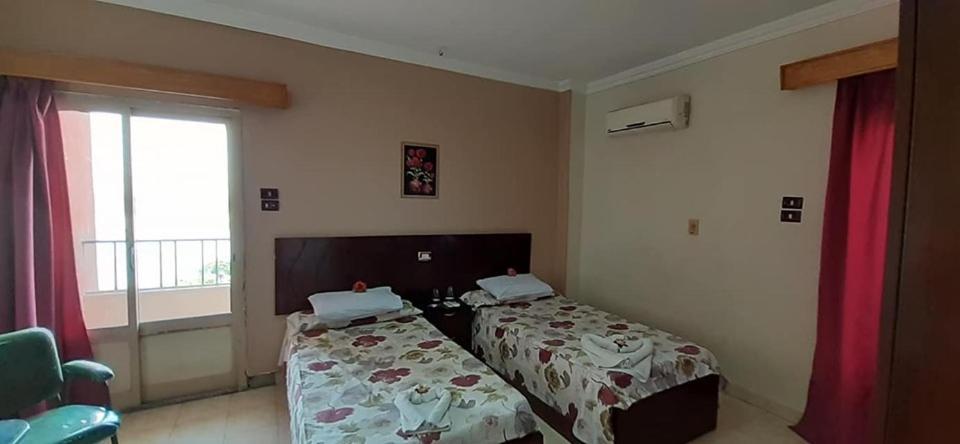 אל מיניה King Akhenaton Hotel מראה חיצוני תמונה